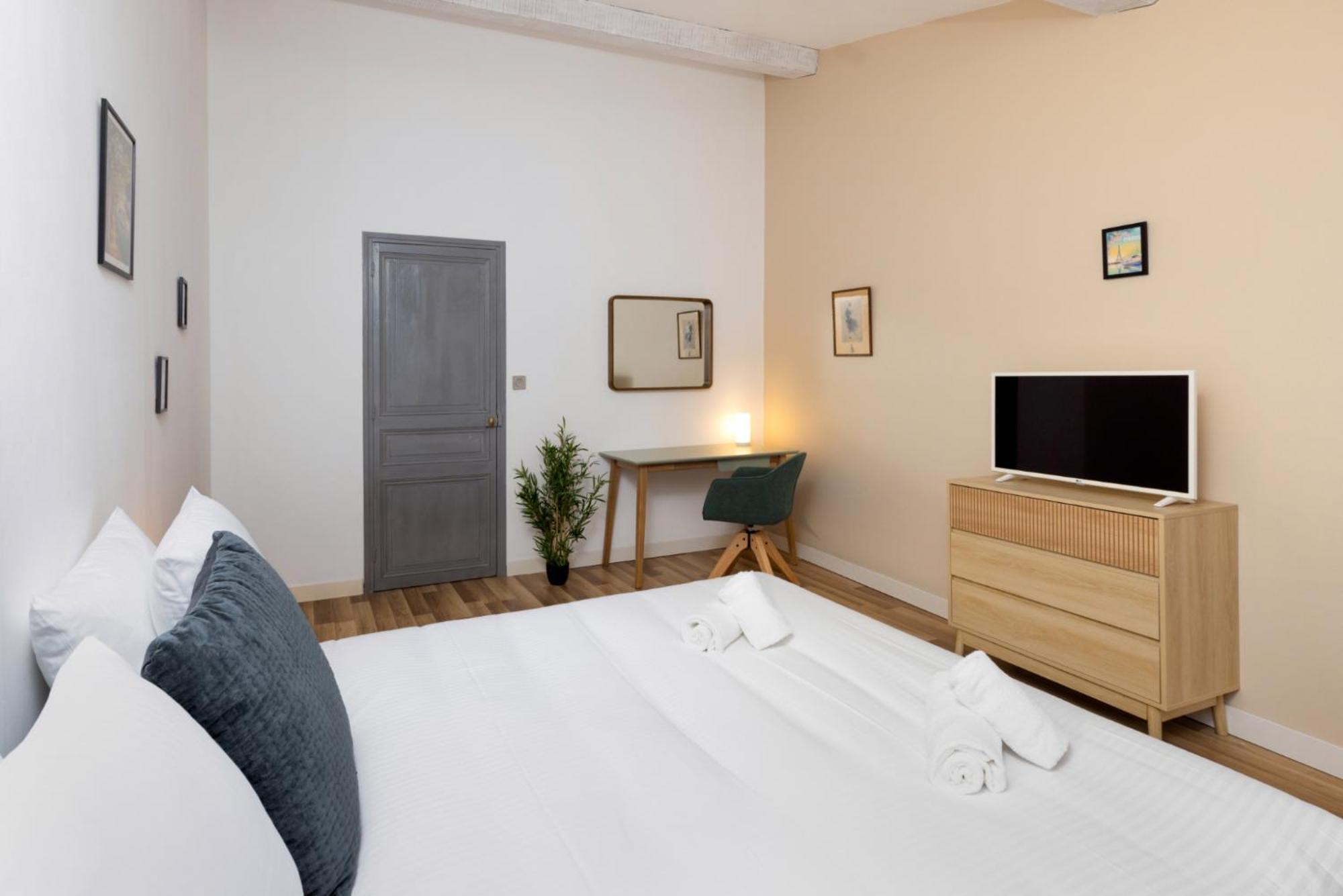 Holiday home La Vie En Rouge - Parking Gratuit